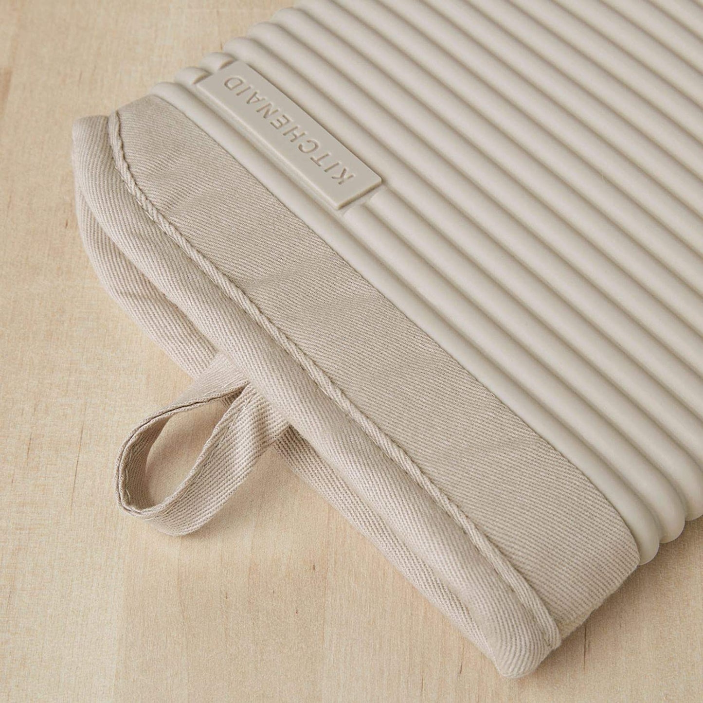Ribbed Silicone Oven Mitts Set