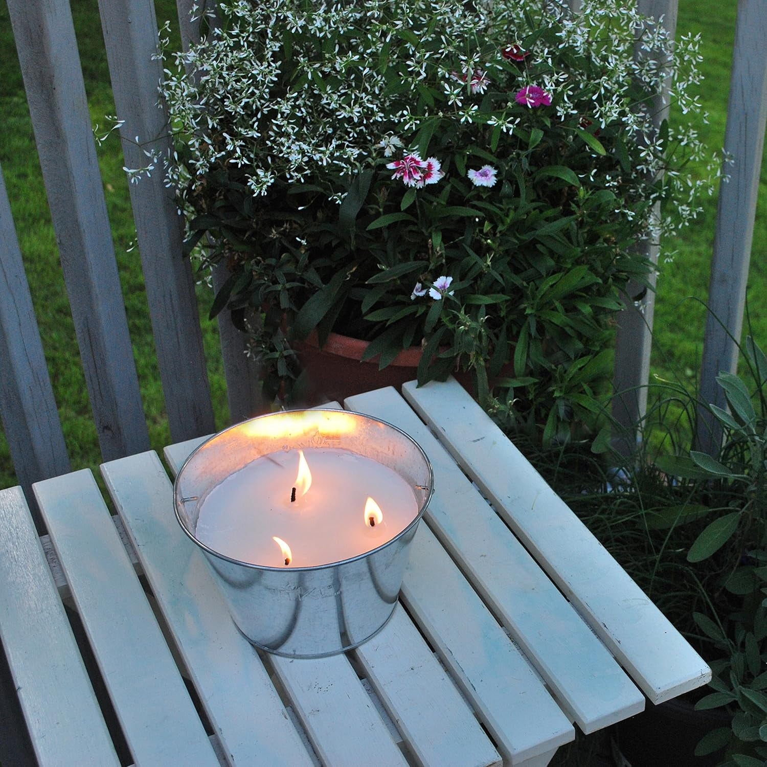 Citronella Candle 28-Ounce 
