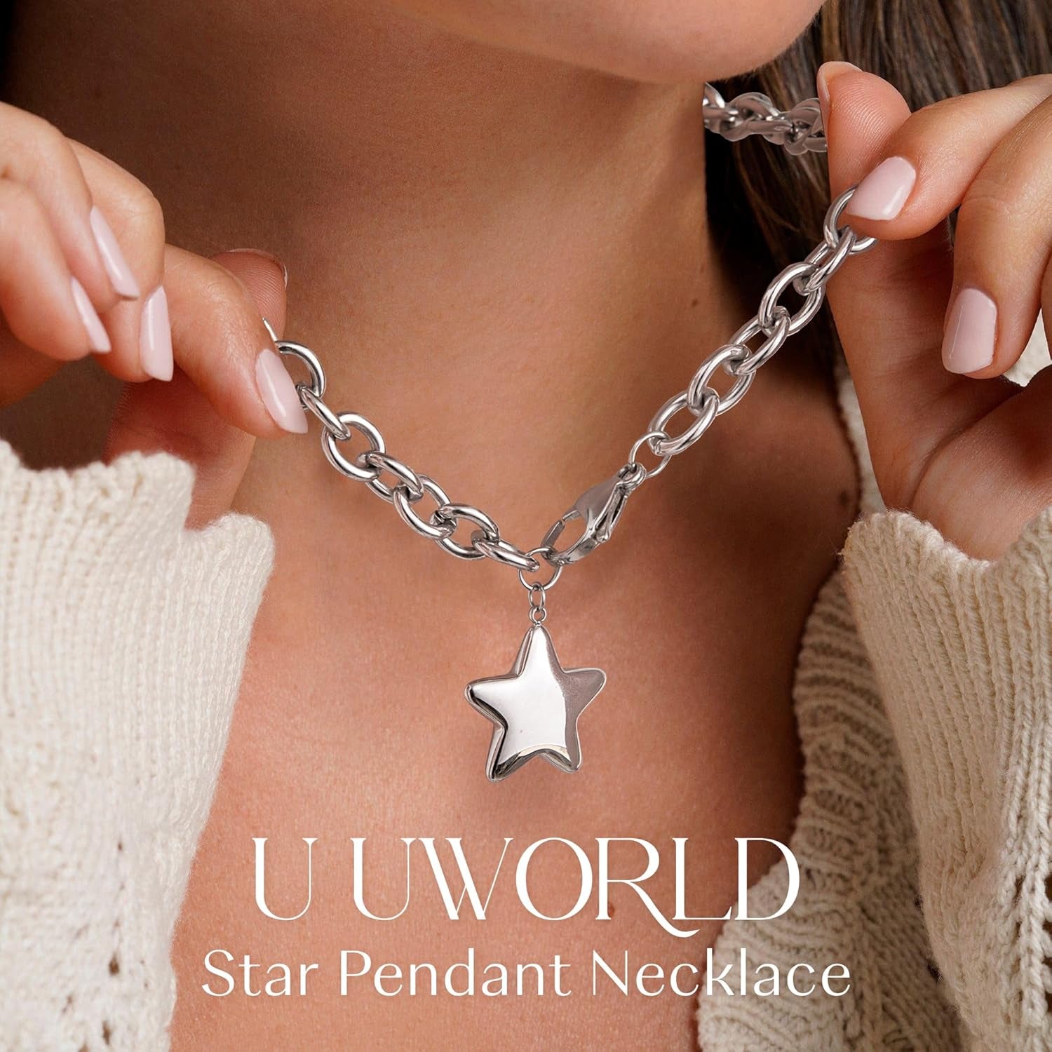Chunky Gold Necklace with Star Pendant 